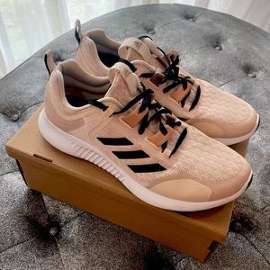 Adidas EdgeBounce sneaker slightly worn